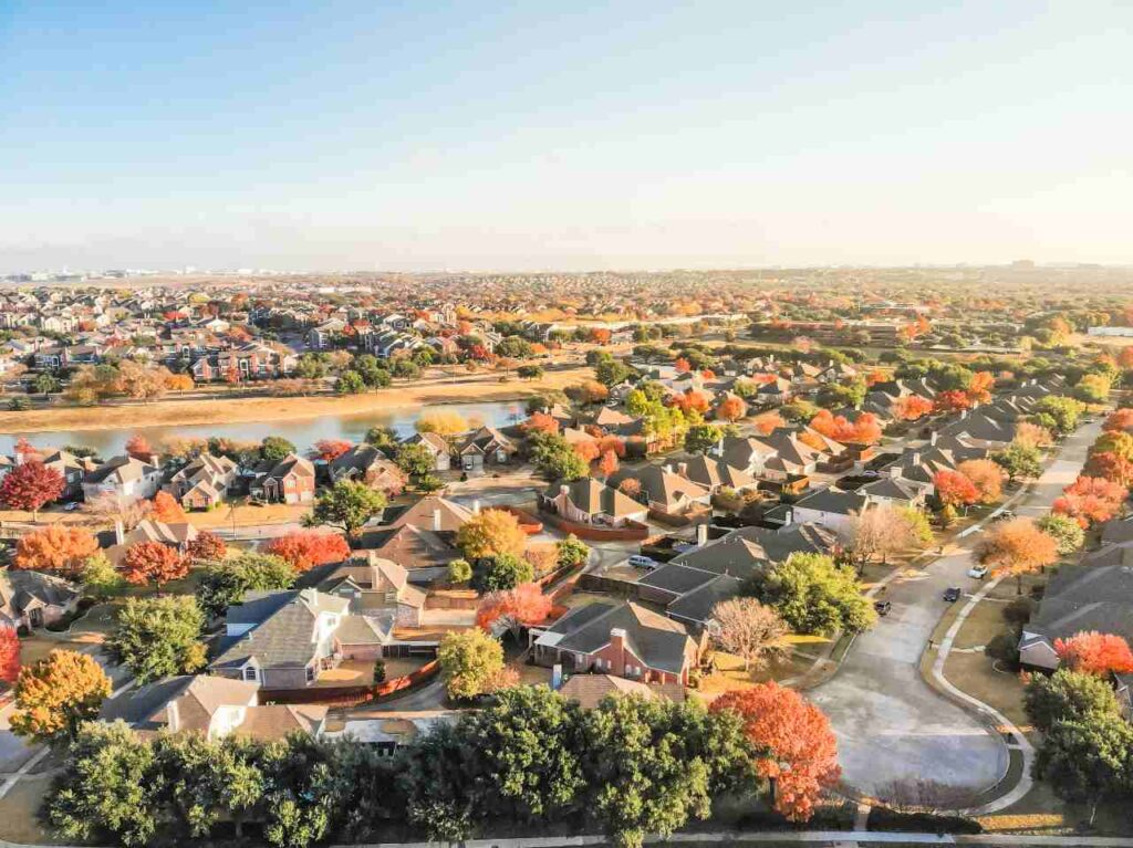 Aerial shot of a Dallas-Fort Worth suburban neighborhood
